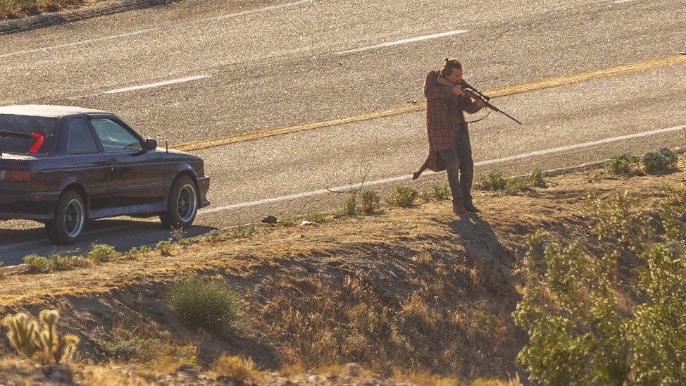 Sean Penn and Benicio Del Toro in The Battle of Baktan Cross